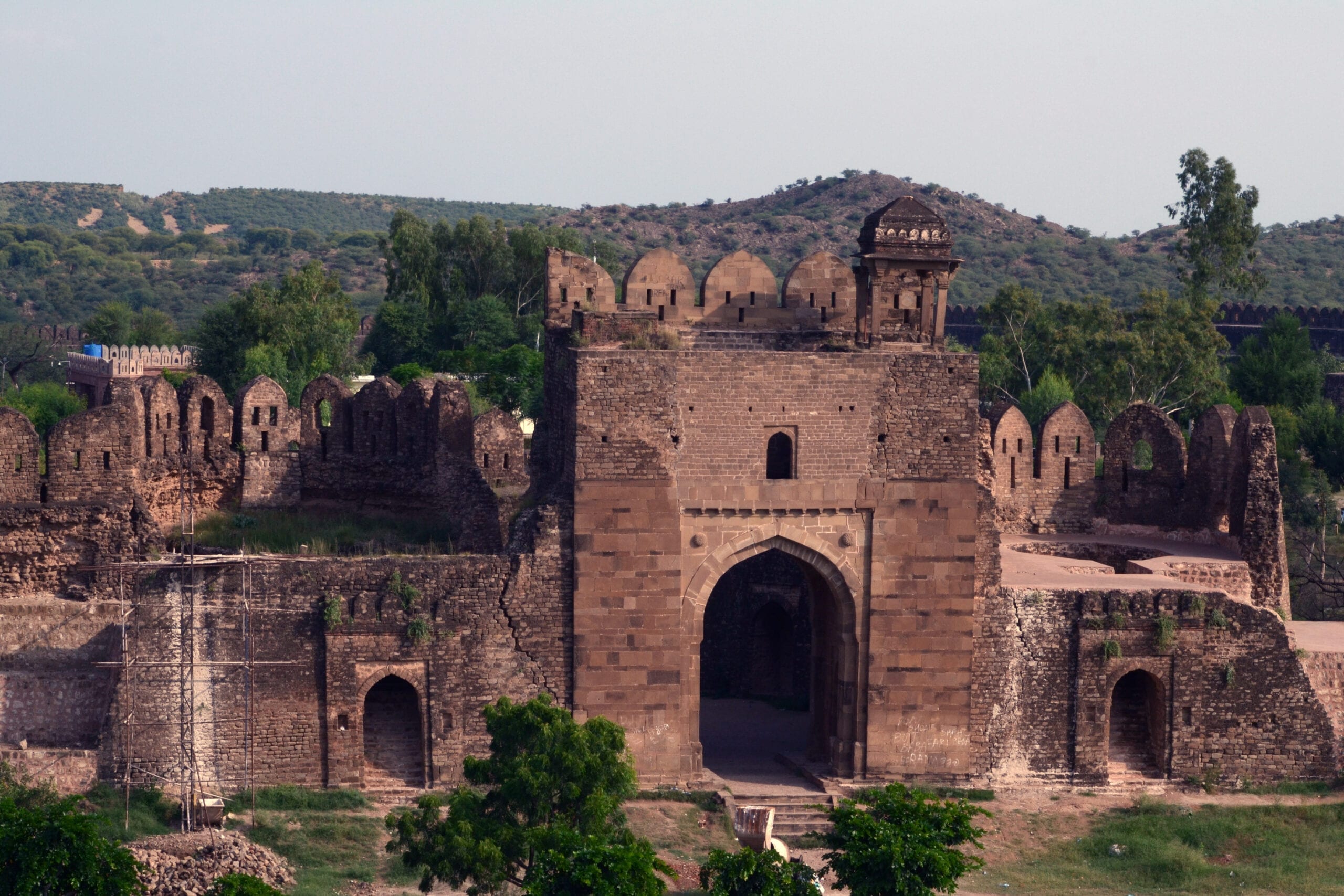 ROHTAS FORT: EXCEPTIONAL EXAMPLE OF MUSLIM MILITARY ARCHITECTURE - Tripako